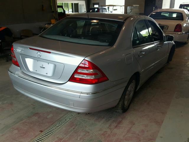 WDBRF61J82E004351 - 2002 MERCEDES-BENZ C 240 SILVER photo 4