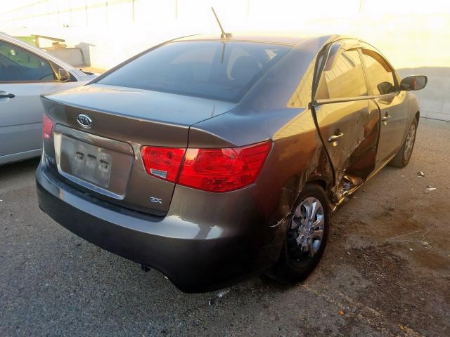 KNAFU4A25D5665813 - 2013 KIA FORTE EX GRAY photo 4