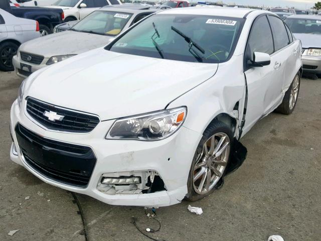 6G3F15RW1FL125093 - 2015 CHEVROLET SS WHITE photo 2