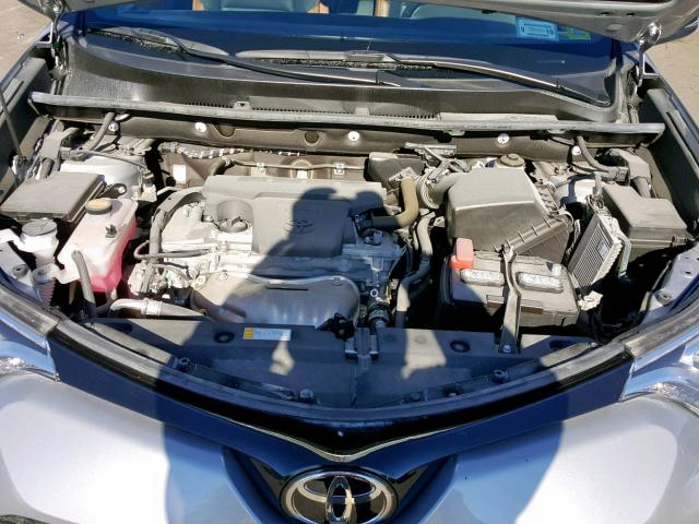 2T3JFREV8HW685674 - 2017 TOYOTA RAV4 SE SILVER photo 7