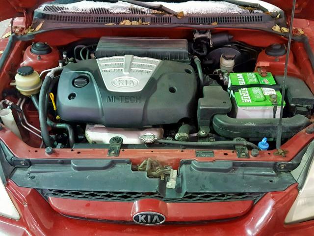 KNADC125256396800 - 2005 KIA RIO RED photo 7