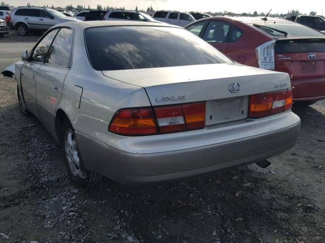 JT8BF22G5V5011758 - 1997 LEXUS ES 300 SILVER photo 3