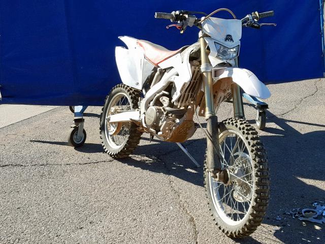 JH2ME11136M201240 - 2006 HONDA CRF250 X WHITE photo 1