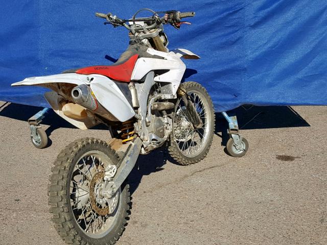 JH2ME11136M201240 - 2006 HONDA CRF250 X WHITE photo 4