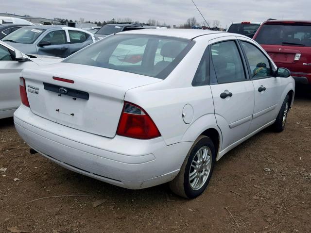 1FAFP34N87W250290 - 2007 FORD FOCUS ZX4 WHITE photo 4