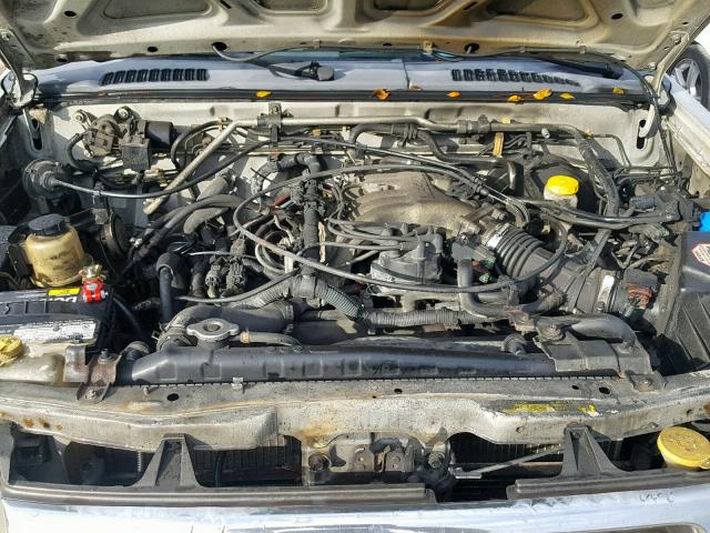 1N6ED27T7YC425292 - 2000 NISSAN FRONTIER C SILVER photo 7