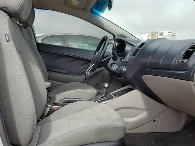 KNAFX4A89E5219953 - 2014 KIA FORTE EX SILVER photo 5