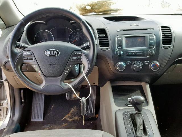 KNAFX4A89E5219953 - 2014 KIA FORTE EX SILVER photo 9