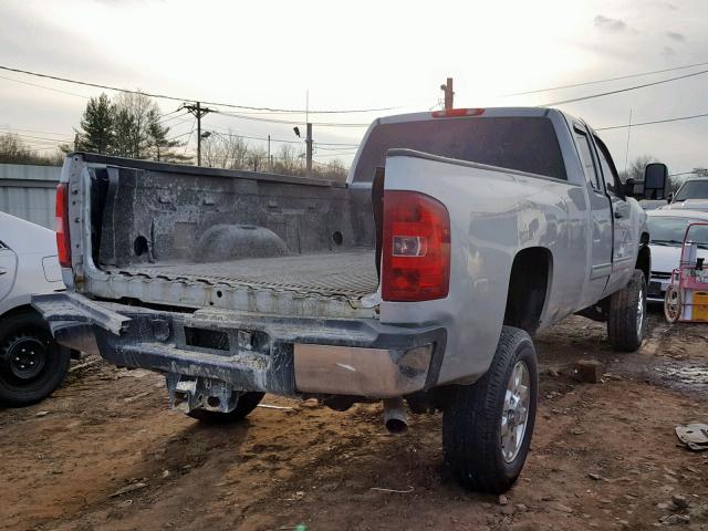 1GC2KXCG4BZ409055 - 2011 CHEVROLET SILVERADO SILVER photo 4