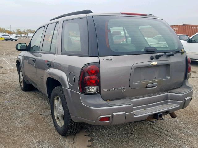 1GNDT13S562325386 - 2006 CHEVROLET TRAILBLAZE GRAY photo 3