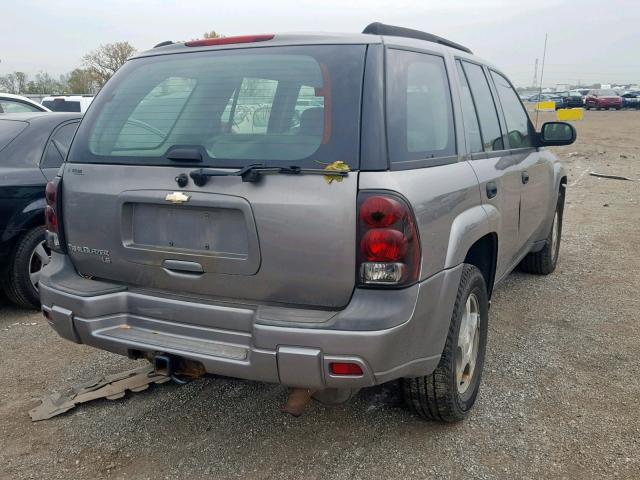 1GNDT13S562325386 - 2006 CHEVROLET TRAILBLAZE GRAY photo 4