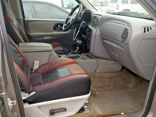 1GNDT13S562325386 - 2006 CHEVROLET TRAILBLAZE GRAY photo 5