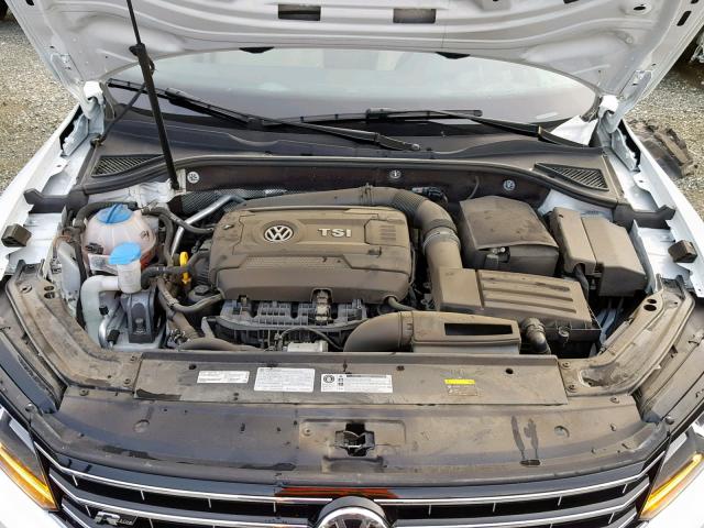 1VWDT7A30HC073595 - 2017 VOLKSWAGEN PASSAT R-L WHITE photo 7