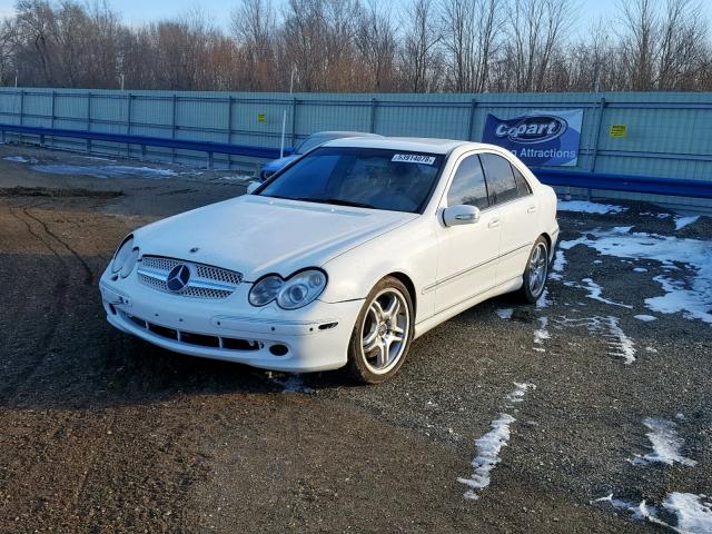 WDBRF76J15F629638 - 2005 MERCEDES-BENZ C 55 AMG WHITE photo 2