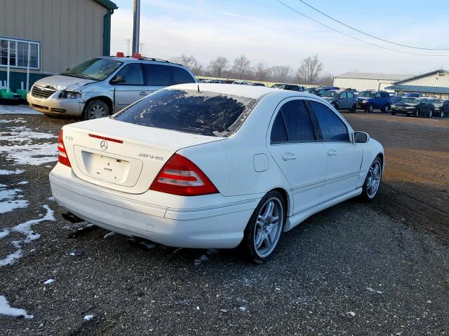 WDBRF76J15F629638 - 2005 MERCEDES-BENZ C 55 AMG WHITE photo 4