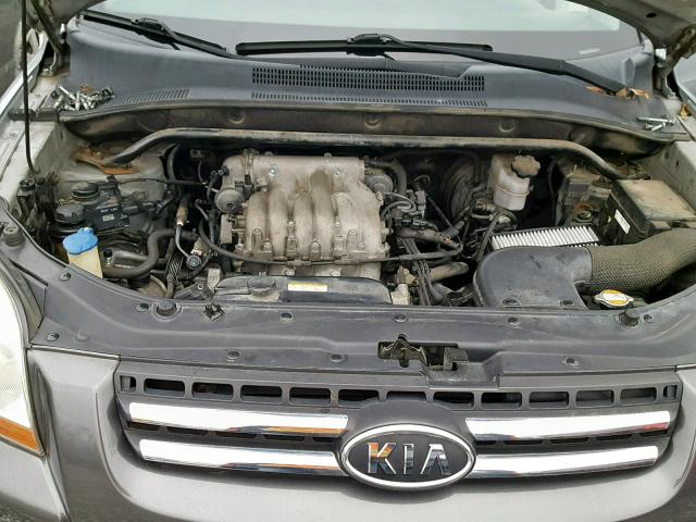 KNDJF723967263073 - 2006 KIA NEW SPORTA GRAY photo 7