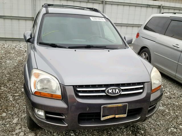 KNDJF723967263073 - 2006 KIA NEW SPORTA GRAY photo 9