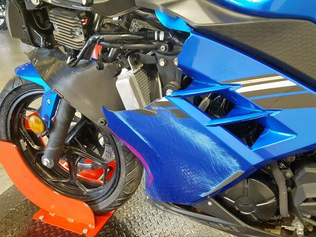 JKAEX8A19HDA33250 - 2017 KAWASAKI EX300 A BLUE photo 18