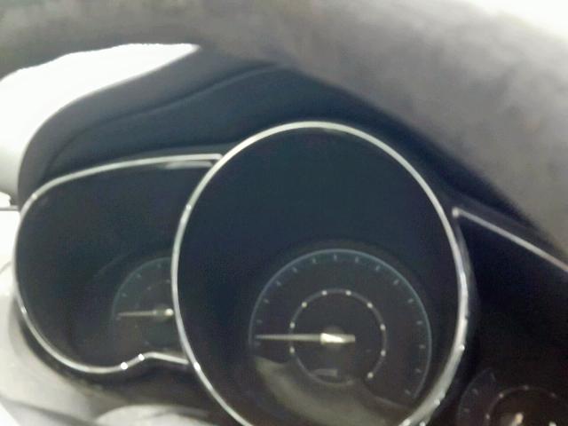 1G1ZH57B49F235895 - 2009 CHEVROLET MALIBU 1LT WHITE photo 8