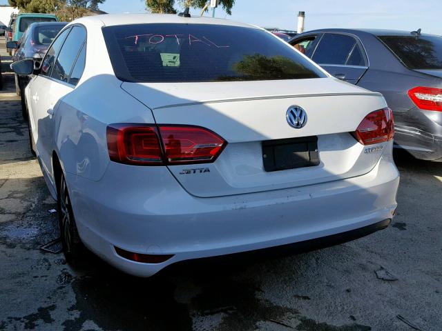 3VW637AJ5DM287983 - 2013 VOLKSWAGEN JETTA HYBR WHITE photo 3