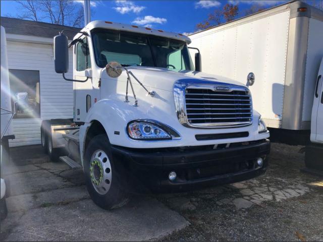 1FUJA6CV07LX36398 - 2007 FREIGHTLINER CONVENTION WHITE photo 1