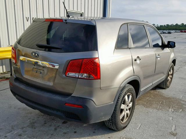 5XYKT3A12BG104530 - 2011 KIA SORENTO BA GRAY photo 4