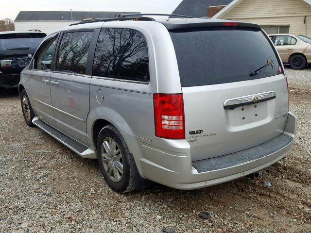 2A4RR5DX7AR136550 - 2010 CHRYSLER TOWN & COU SILVER photo 3