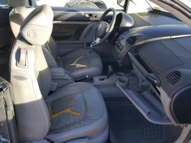 3VWCD21Y34M302965 - 2004 VOLKSWAGEN NEW BEETLE 灰色 照片 5