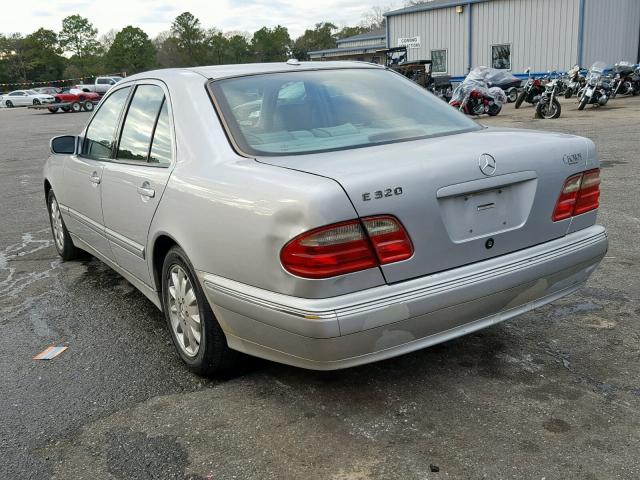 WDBJF65J1YB154951 - 2000 MERCEDES-BENZ E 320 SILVER photo 3