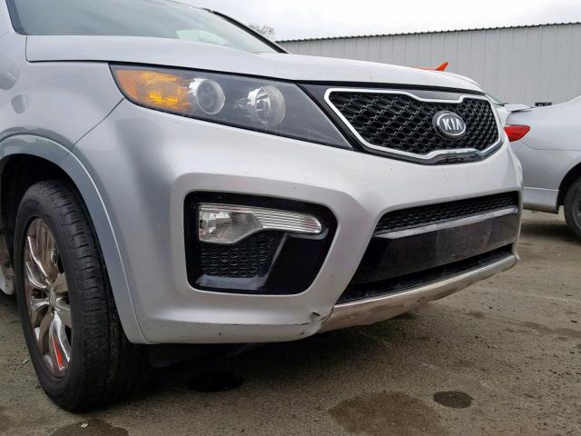 5XYKW4A25DG392844 - 2013 KIA SORENTO SX SILVER photo 9