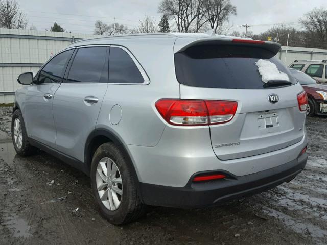 5XYPGDA30JG346667 - 2018 KIA SORENTO LX SILVER photo 3