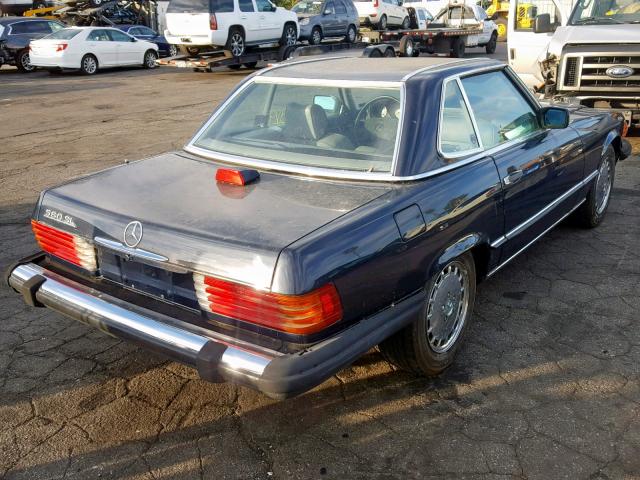 WDBBA48D1HA061530 - 1987 MERCEDES-BENZ 560 SL BLUE photo 4