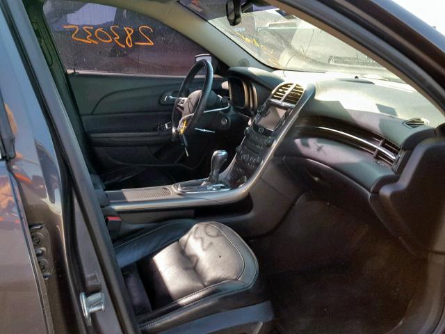 1G11H5SA7DF310089 - 2013 CHEVROLET MALIBU LTZ ნაცრისფერი ფოტო 5