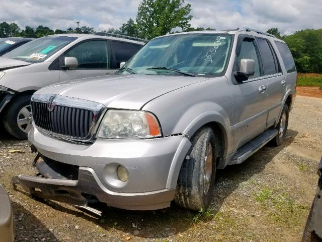 5LMFU28R23LJ34758 - 2003 LINCOLN NAVIGATOR ვერცხლისფერი ფოტო 2