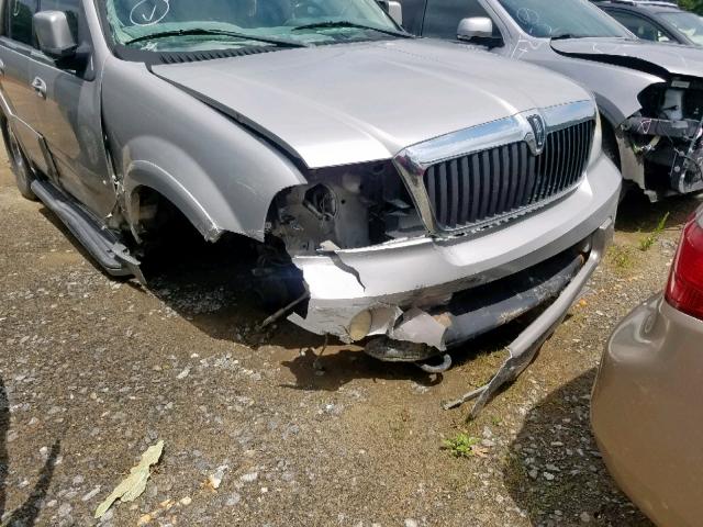 5LMFU28R23LJ34758 - 2003 LINCOLN NAVIGATOR ვერცხლისფერი ფოტო 9