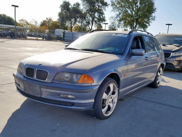 WBAAW33491ET43068 - 2001 BMW 325 IT GRAY photo 2