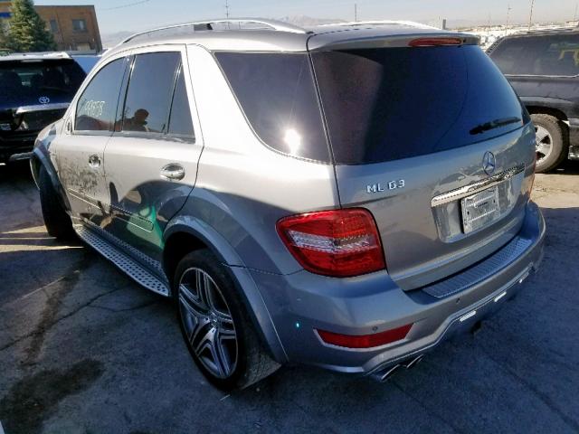 4JGBB7HB6AA618514 - 2010 MERCEDES-BENZ ML 63 AMG SILVER photo 3