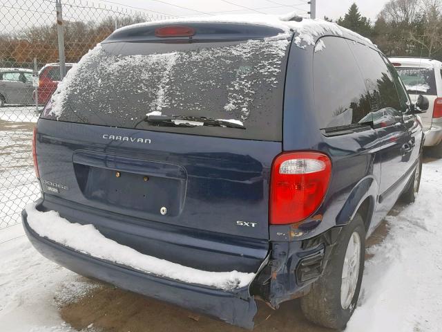 1D4GP45R26B640137 - 2006 DODGE CARAVAN SX BLUE photo 4