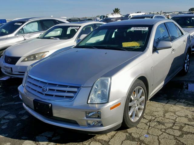 1G6DW677670128343 - 2007 CADILLAC STS SILVER photo 2