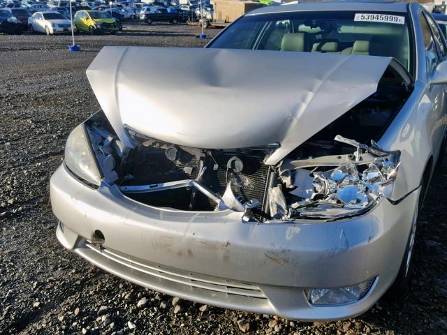 4T1BE30K75U037250 - 2005 TOYOTA CAMRY LE SILVER photo 9