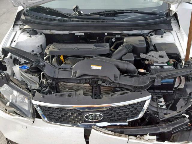 KNAFU4A29C5618850 - 2012 KIA FORTE EX WHITE photo 7