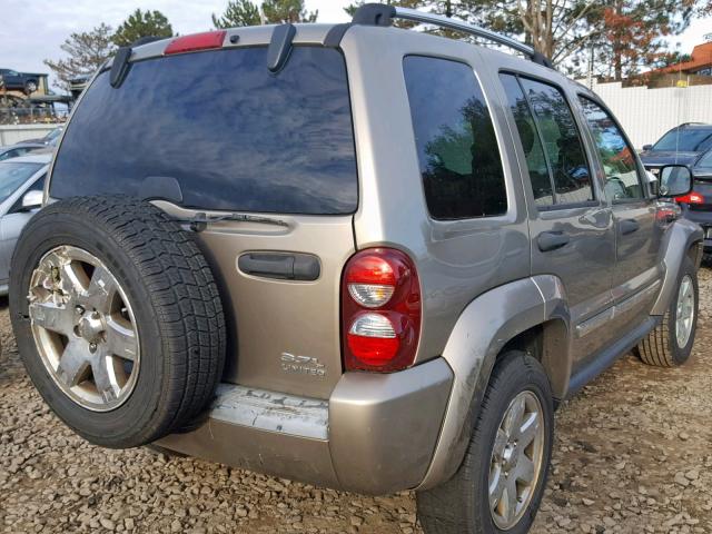 1J8GL58K75W704850 - 2005 JEEP LIBERTY LI GOLD photo 4