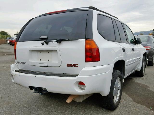 1GKDT13S522188585 - 2002 GMC ENVOY WHITE photo 4