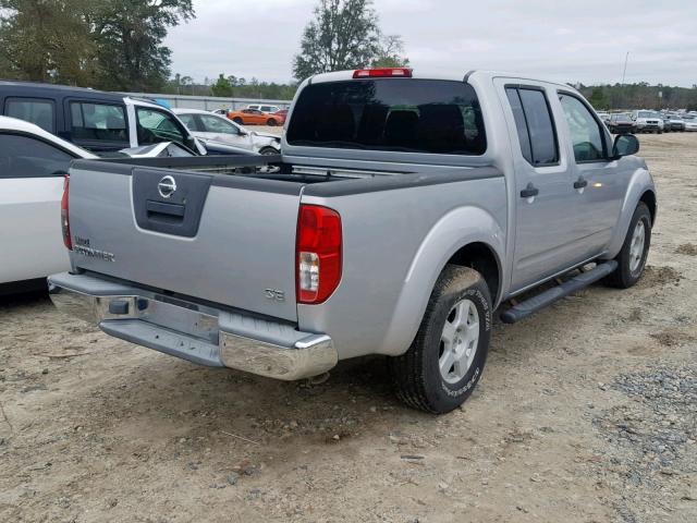 1N6AD07U85C464707 - 2005 NISSAN FRONTIER C SILVER photo 4