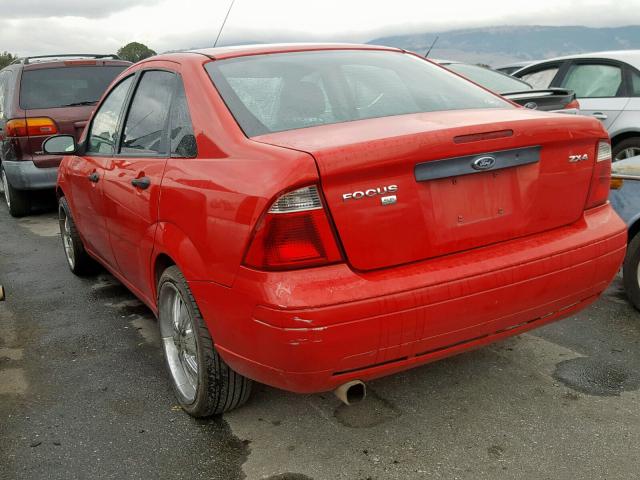 1FAHP34N16W137398 - 2006 FORD FOCUS ZX4 RED photo 3