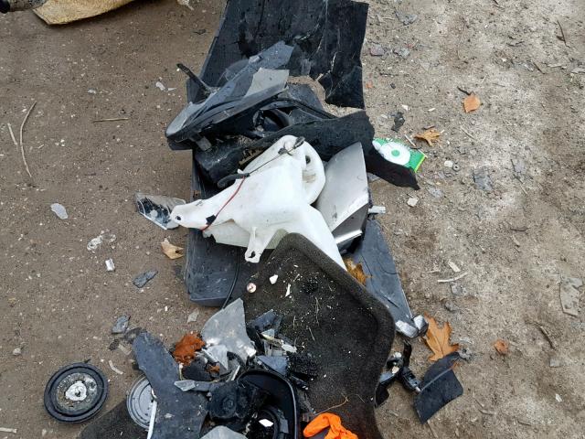 2G2WP552061123599 - 2006 PONTIAC GRAND PRIX BLUE photo 9