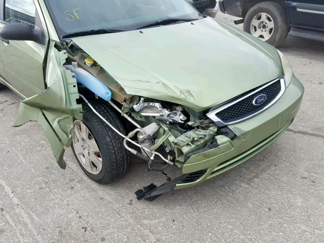 1FAHP34N67W331572 - 2007 FORD FOCUS ZX4 GREEN photo 9