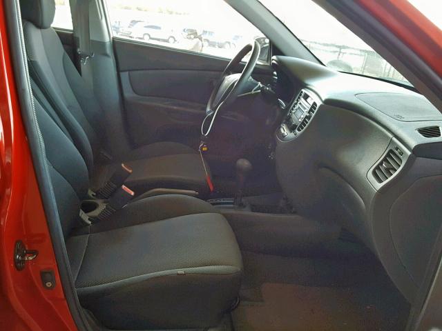 KNADE123566042165 - 2006 KIA RIO RED photo 5