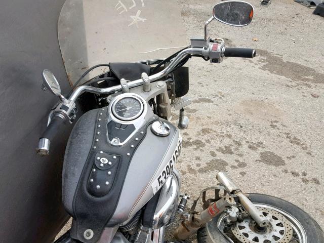 JS1VS54A522103643 - 2002 SUZUKI VL800 SILVER photo 5