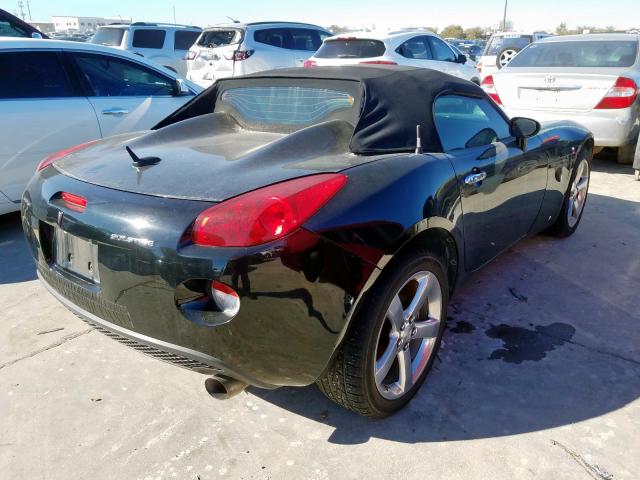 1G2MC35B58Y113819 - 2008 PONTIAC SOLSTICE BLACK photo 4